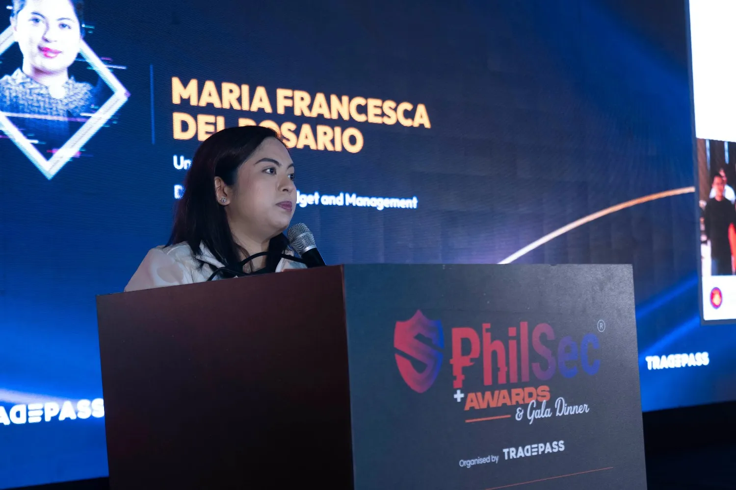 P1054867